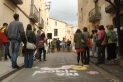 La lectura del manifest de Poble Viu davant de Cal Gorina