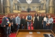 El diputat d'ERC, Juli Fernández, al Parlament acompanyat de la secció local d'ERC