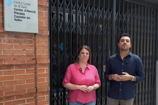 Alicia Garcia i el diputat del PP Hugo Manchón davant del CAP de Castellar, dissabte passat ||PP