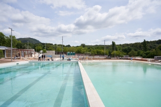 Darrers treballs a les noves piscines d'estiu Colobrers ||Q. Pascual