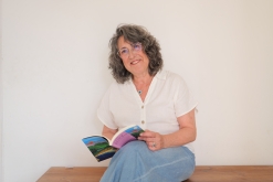 Lídia Urrutia, lletraferida i copresentadora de ‘La biblioteca d’Alexandria’. || C. Aragonès