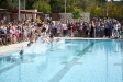 Els primers banyistes que van inaugurar la piscina Colobrers van ser els membres del Consell d'Ifants || Q. PAscual
