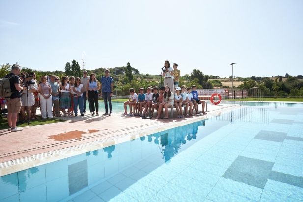 Discurs inaugural de la piscina Colobrers a càrrec de l'alcaldessa Yolanda Rivera || Q. Pascual Discurs inaugural de la piscina Colobrers a càrrec de l'alcaldessa Yolanda Rivera || Q. Pascual