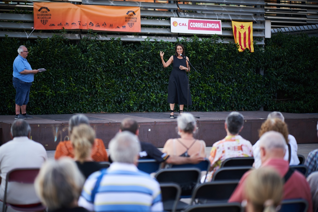 L'alcaldessa Yolanda Rivera es va dirigir als assistents a la Flama del Canigó, dimarts passat. || Q. P.