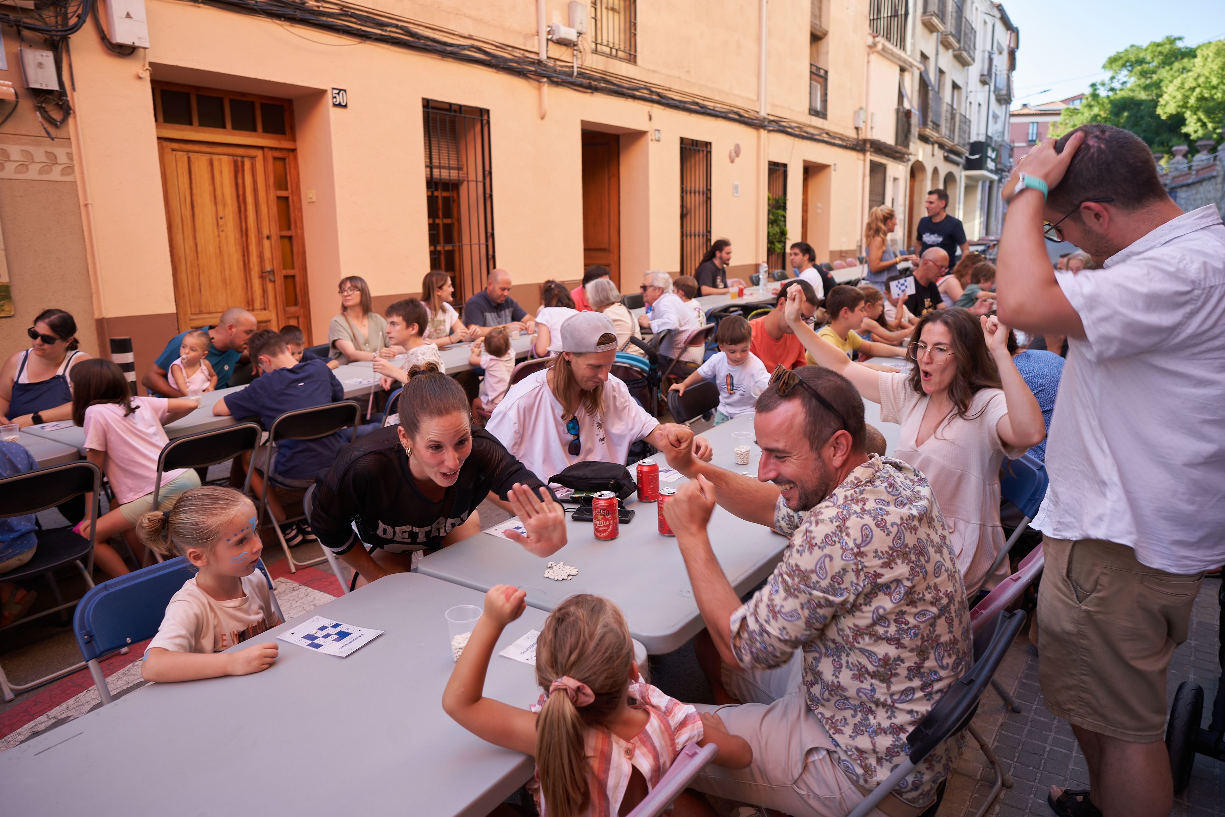 Moment del bingo musical a la revetlla de l'Associació del Centre. ||Q. P.