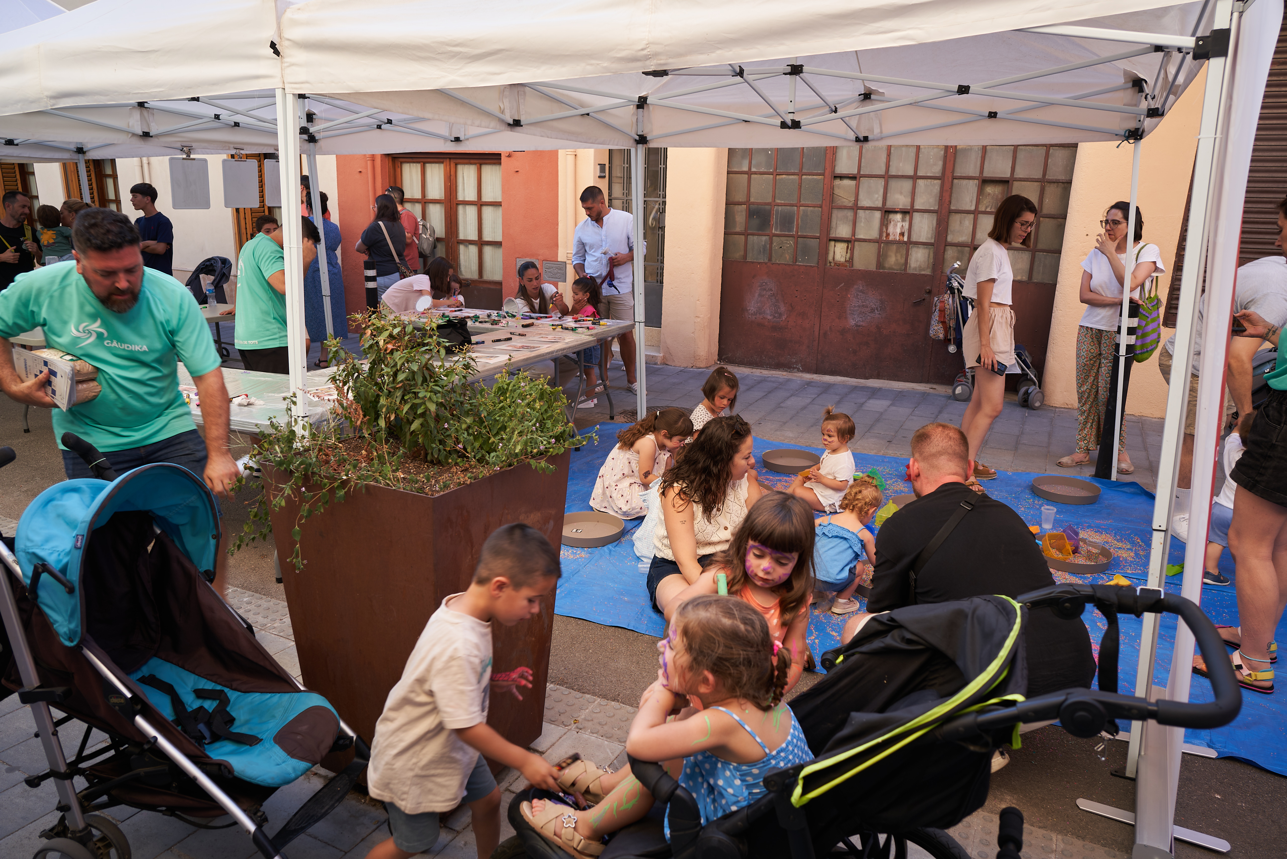 Activitats infantils organitzades a la revetlla del carrer Major. || Q. P.