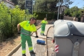 Neteja de contenidors a Sant Feliu del Racó en una imatge d’aquest dimecres || Aj. Castellar