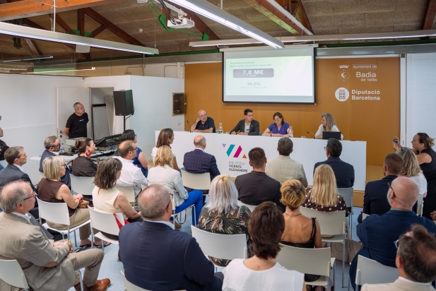 La presentació del segon Pla de xoc per la millora dels serveis d’autobús interurbà es va fer dijous a Badia del Vallès La presentació del segon Pla de xoc per la millora dels serveis d’autobús interurbà es va fer dijous a Badia del Vallès