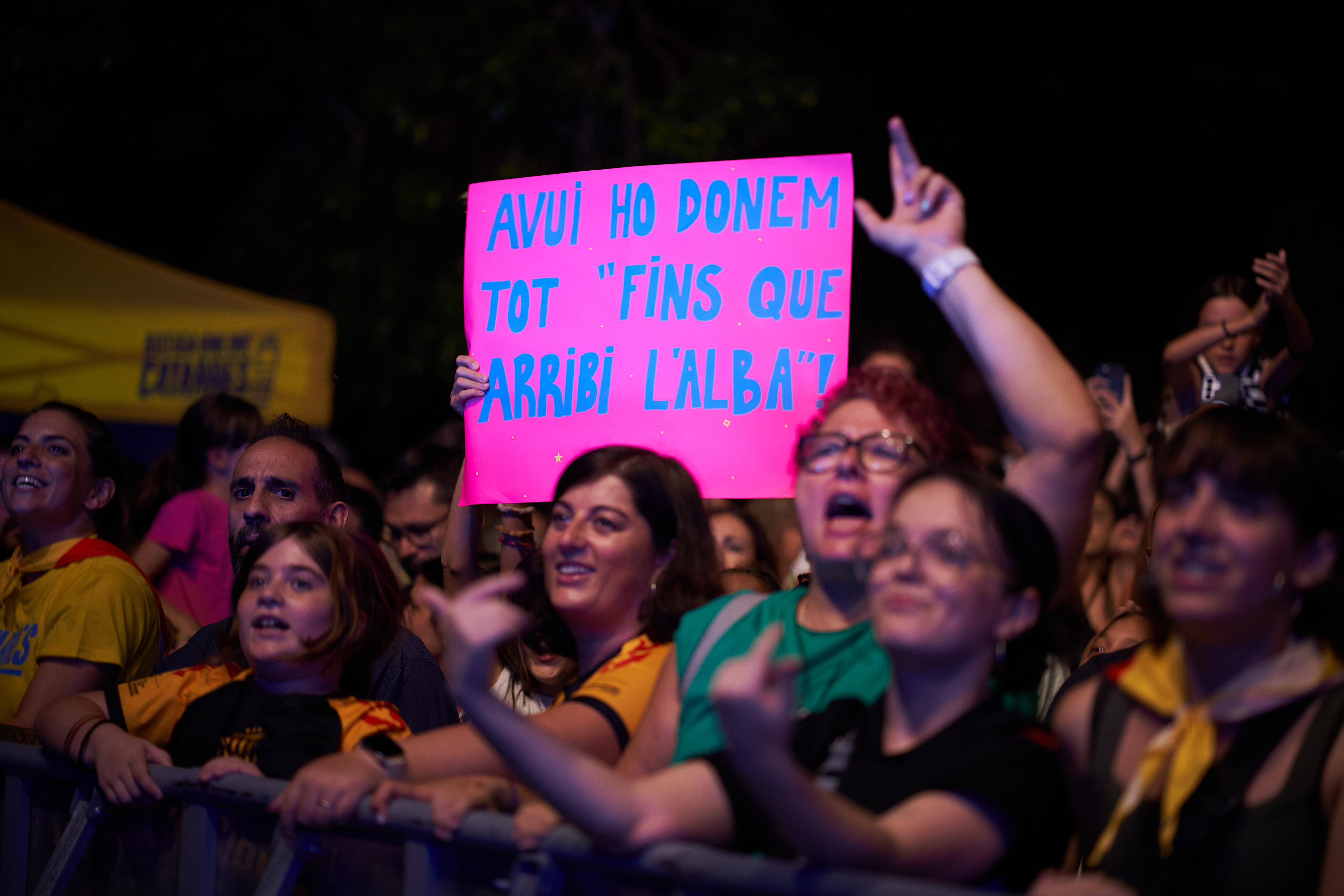 Moments d'eufòria entre el públic d'Els Catarres. || Q. P.