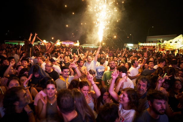 Ambient de festa grossa durant una de les nits de Vilabarrakes ||Q. Pascual Ambient de festa grossa durant una de les nits de Vilabarrakes ||Q. Pascual