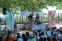 Ginestà ha ofert un petit concert aquest matí en el marc del projecte 'Bo, sa i d'aquí' de l'empresa Com a Casa Menjadors Escolars. ||M. Antúnez
