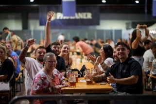 Un grup d'assistents a l'Oktober Fest de Castellar d'aquest 2026 || Q. Pascual