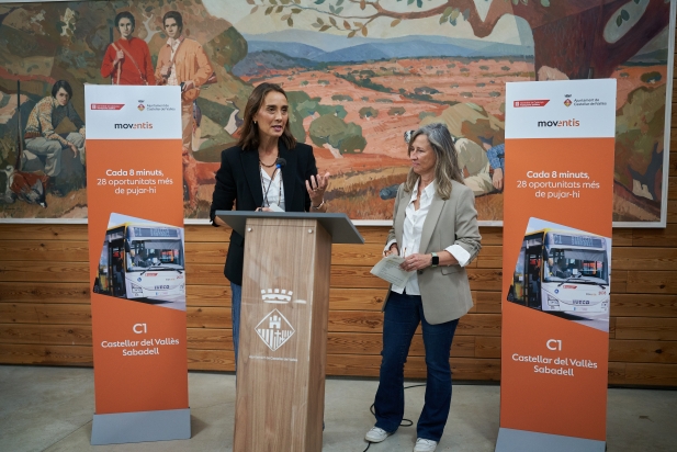 L’alcaldessa de Castellar, Yolanda Rivera, i la directora general de Transports i Mobilitat de la Generalitat, Susi López. L’alcaldessa de Castellar, Yolanda Rivera, i la directora general de Transports i Mobilitat de la Generalitat, Susi López.