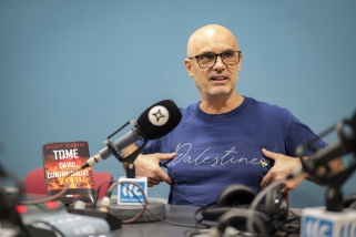 Miguel Serrano va visitar Ràdio Castellar per presentar ‘TQME. David contra Goliat’. || A. S. A.