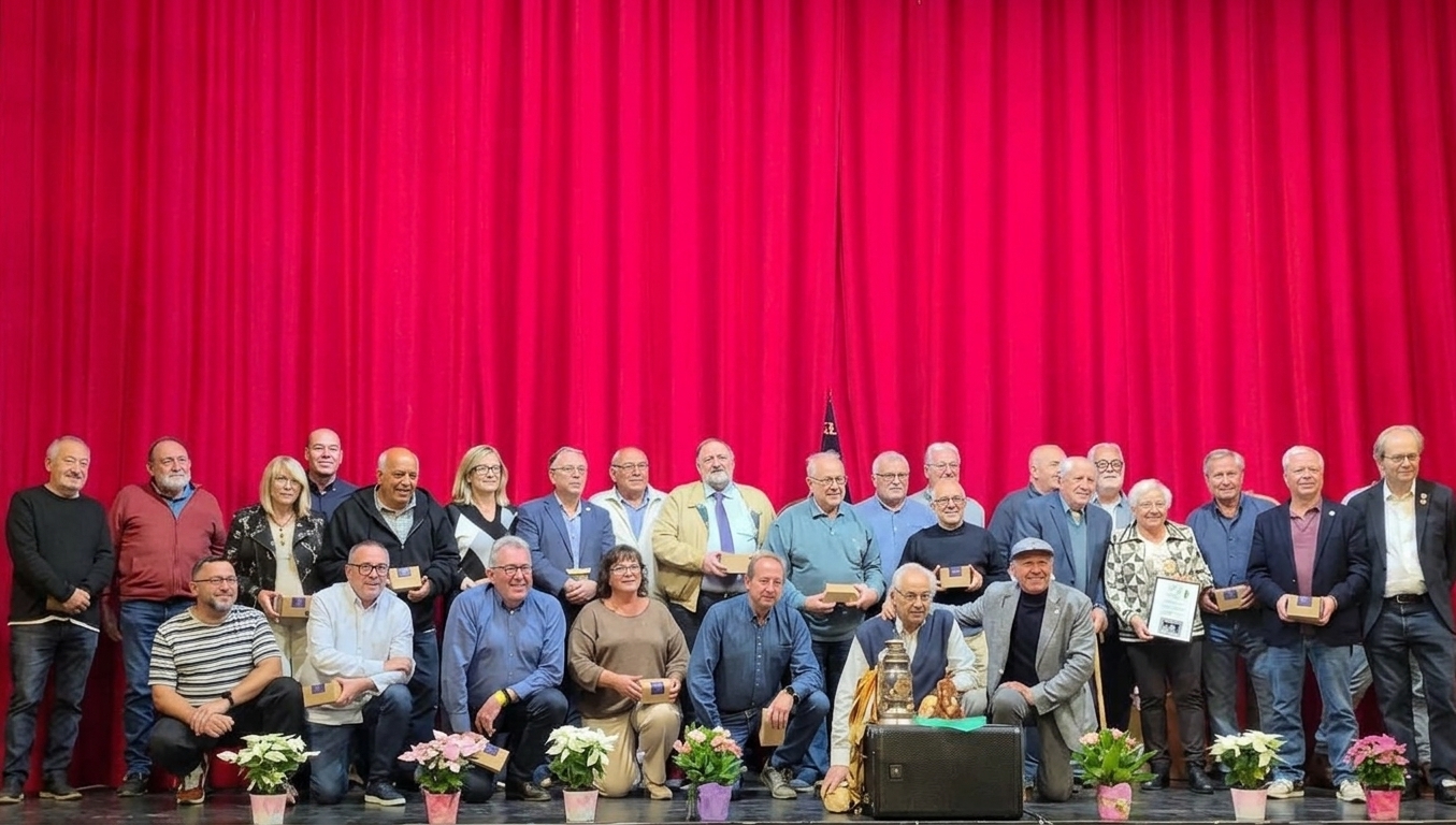 Entitats pessebristes i autoritats participants a la 54a Trobada de Pessebristes de Catalunya. || CEDIDA Entitats pessebristes i autoritats participants a la 54a Trobada de Pessebristes de Catalunya. || CEDIDA